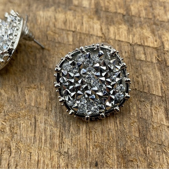 Square Silver Druzy Shiny Earrings - Picture 4 of 5
